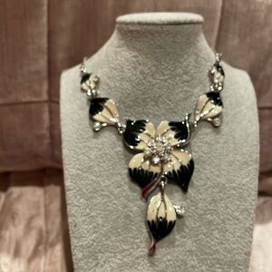 Enamel Black & Cream Elegant Floral Necklace Vine Shaped Austrian Crystals